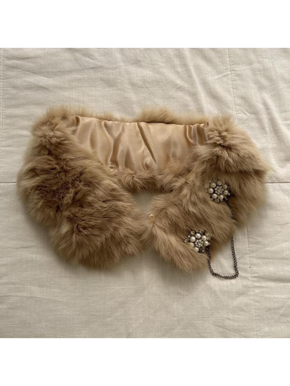 Axes Femme Camel Rabbit Fur Pearl Rhinestone Detachable Collar Japan